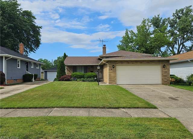 Property at 15809 Dunbury Dr, Maple Heights, OH 44137, 3 beds, 1.5 baths