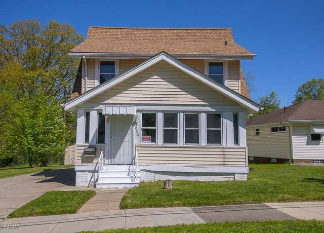 Property at 1063 Packard Dr, Akron, OH 44320, 4 beds, 3 baths