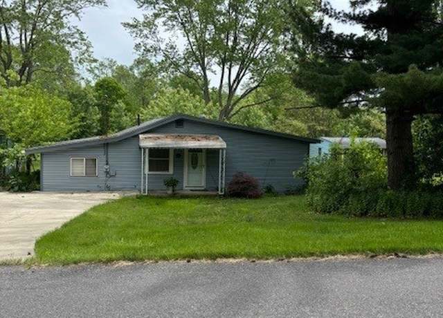 Property at 645 Ewart Rd, Akron, OH 44312, 2 beds, 1 bath