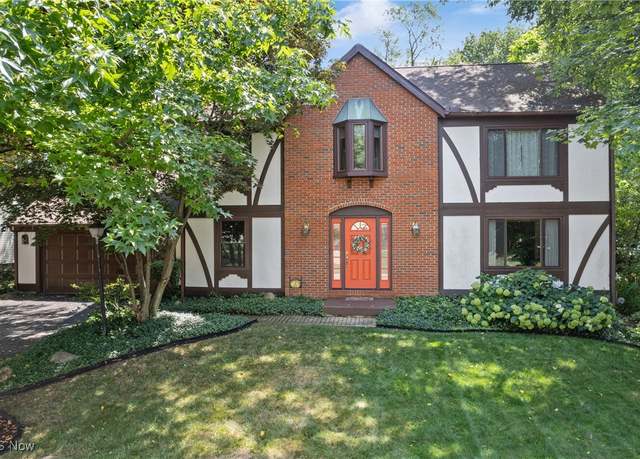 Property at 7840 Newgate Ave NW, North Canton, OH 44720, 4 beds, 2.5 baths