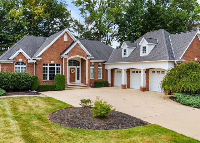 Property at 8022 Belglo Ln, Mentor, OH 44060, 3 beds, 2.5 baths