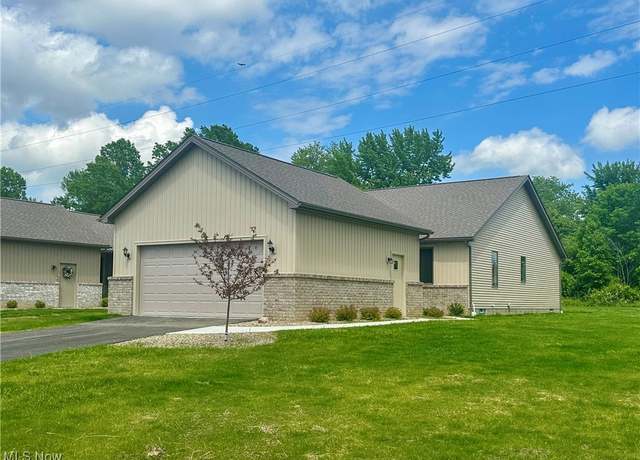Property at 1101 Shadow Ridge Dr, Niles, OH 44446, 2 beds, 2 baths