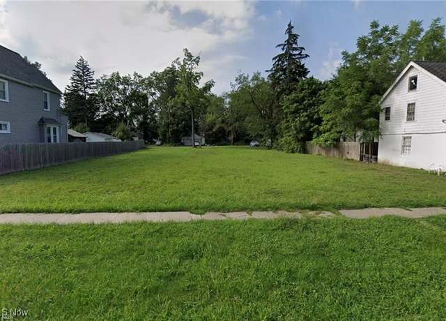 Property at 354 10th St, Elyria, OH 44035