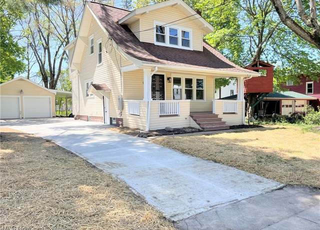 Property at 18 Outlook Dr, Tallmadge, OH 44278, 3 beds, 2 baths