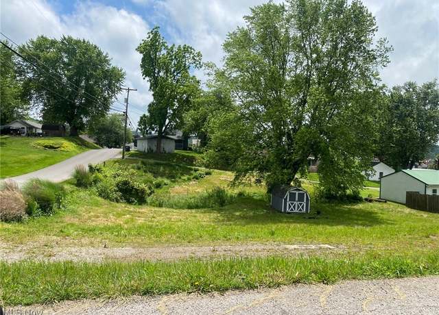 Property at 72 E Berkley St, Zanesville, OH 43701