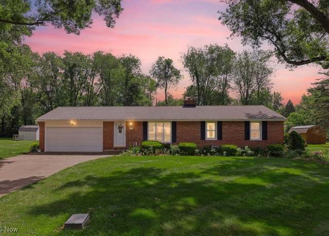 Property at 7612 Seel Ave NW, North Canton, OH 44720, 3 beds, 1.5 baths