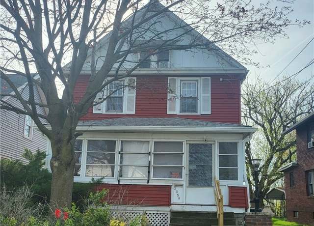Property at 2058 16th St SW, Akron, OH 44314, 4 beds, 1 bath