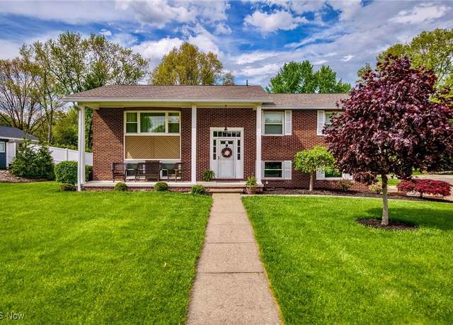 Property at 7155 Hoverland St NW, Massillon, OH 44646, 3 beds, 2 baths