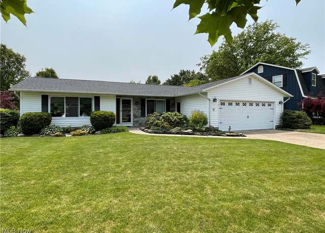 Property at 102 Monticello Cir, Elyria, OH 44035, 3 beds, 2 baths