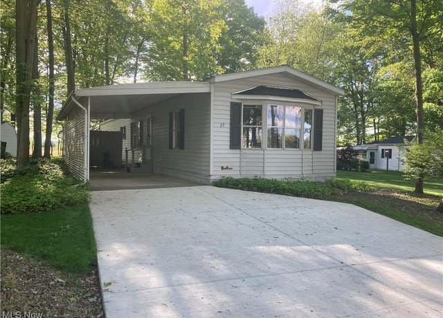 Property at 1229 Columbiana Lisbon Rd #39, Columbiana, OH 44408, 2 beds, 2 baths