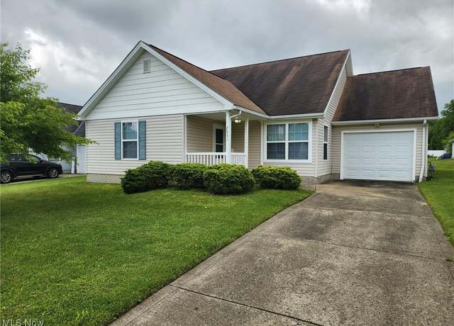 Property at 2831 Benford Ln, Youngstown, OH 44505, 4 beds, 2 baths