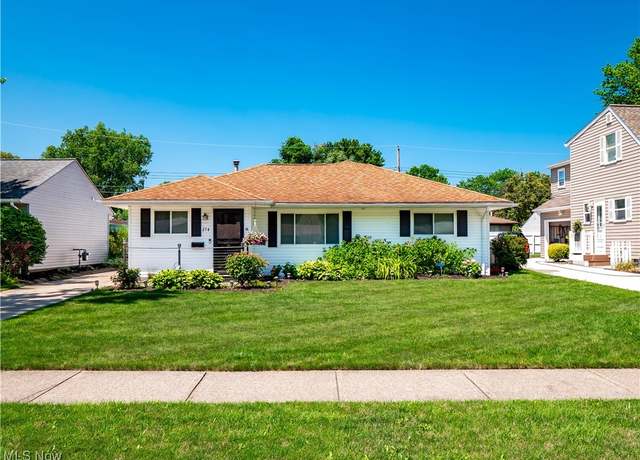 Property at 274 Erieview Blvd, Sheffield Lake, OH 44054, 3 beds, 1.5 baths