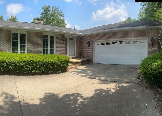 Property at 5071 Echoglenn St NW, North Canton, OH 44720, 3 beds, 2 baths