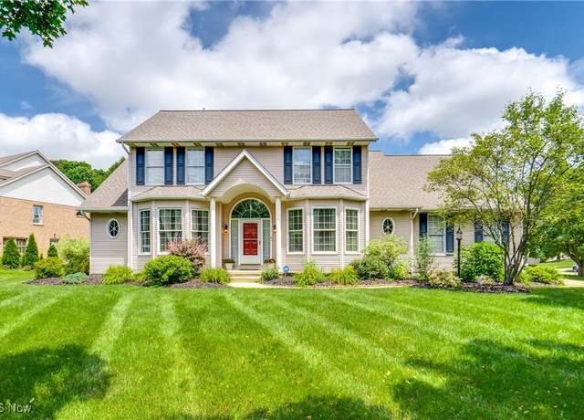 Property at 6603 Oakbridge Ave NW, North Canton, OH 44720, 4 beds, 3.5 baths