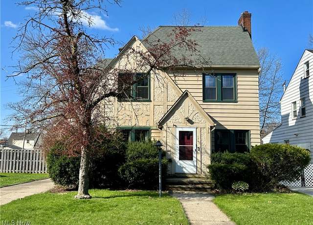 Property at 174 E 196th St, Euclid, OH 44119, 3 beds, 1.5 baths