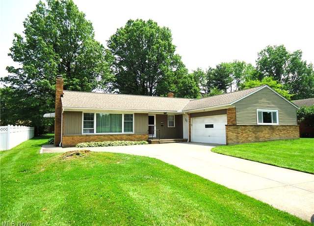 Property at 1857 Brainard Rd, Lyndhurst, OH 44124, 3 beds, 1.5 baths