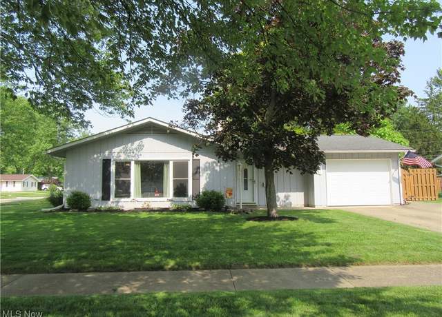 Property at 771 Trotter Ln, Berea, OH 44017, 3 beds, 2 baths