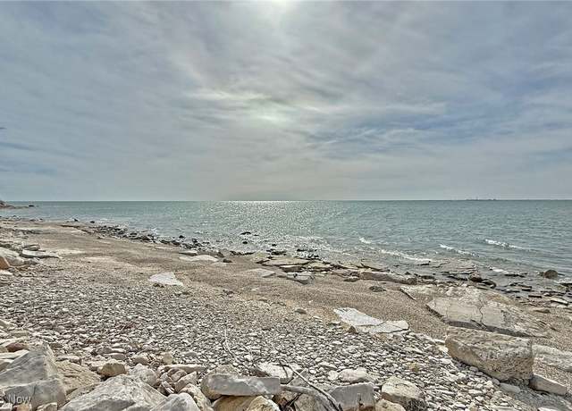Property at 705 E Lakeshore Dr, Kelleys Island, OH 43438