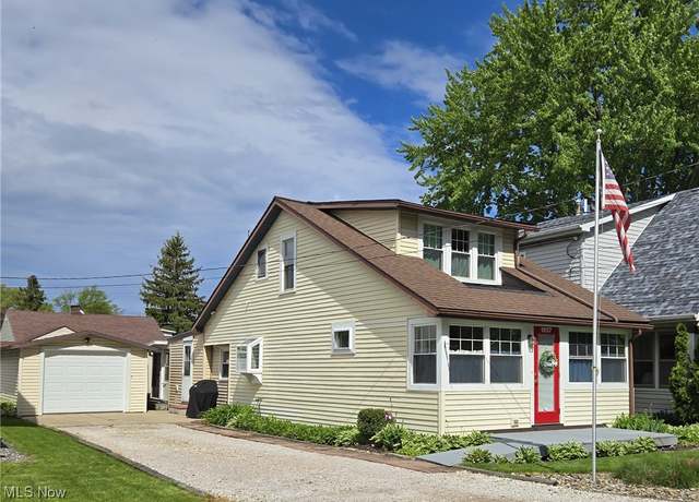 Property at 1857 Walnut Dr, Ashtabula, OH 44004, 4 beds, 2 baths