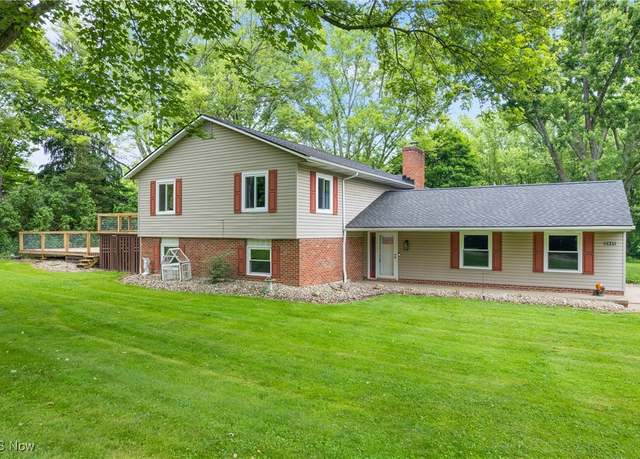 Property at 12445 Kimmens Rd SW, Massillon, OH 44647, 4 beds, 2.5 baths