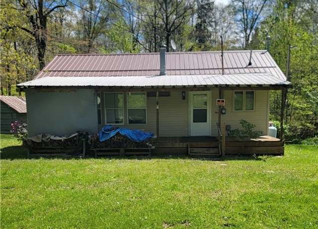 Property at 8122 Oak Dr, Williamsfield, OH 44093, 3 beds, 1 bath