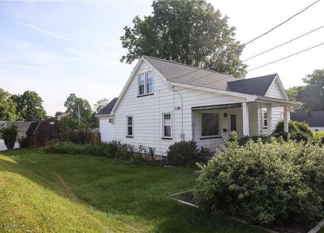 Property at 19 Renee Dr, Struthers, OH 44471, 3 beds, 1.5 baths