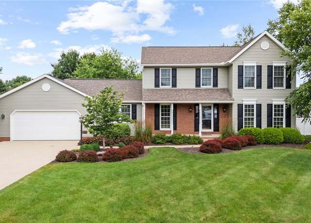 Property at 923 Southmoor Cir NE, Canton, OH 44721, 3 beds, 3 baths