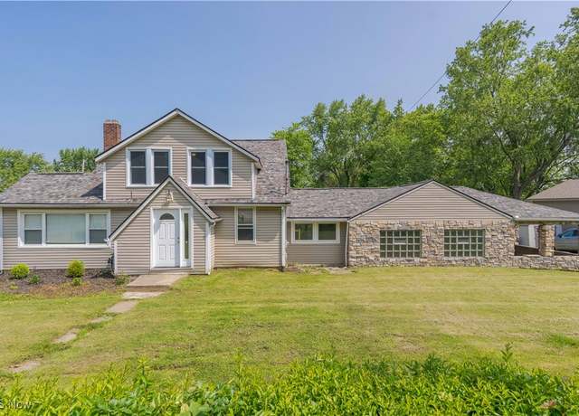 Property at 3587 Albrecht Ave, Akron, OH 44312, 4 beds, 1.5 baths