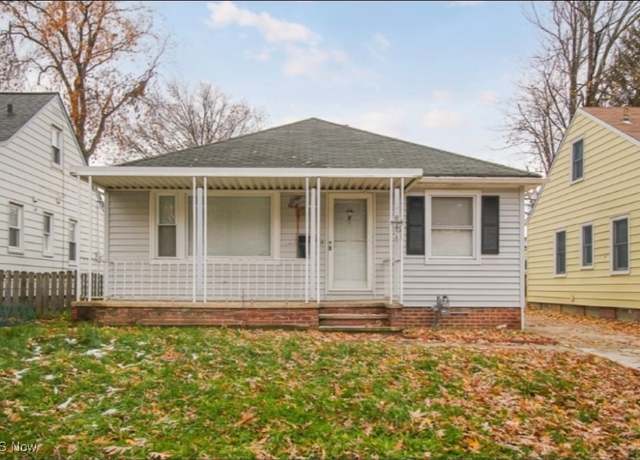 Property at 2807 Park Dr, Parma, OH 44134, 4 beds, 2 baths