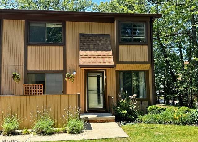 Property at 35049 N Turtle Trl Unit C, Willoughby, OH 44094, 2 beds, 1.5 baths