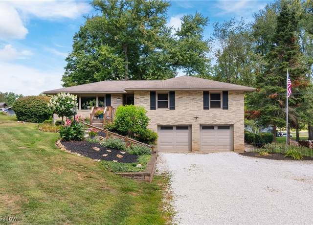 Property at 4780 Edna Dr, New Franklin, OH 44203, 4 beds, 2.5 baths