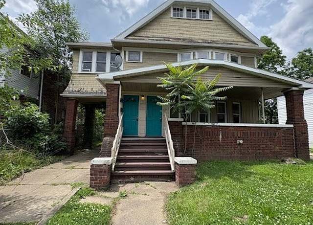 Property at 382 Madison Ave, Akron, OH 44320, 6 beds, 2 baths
