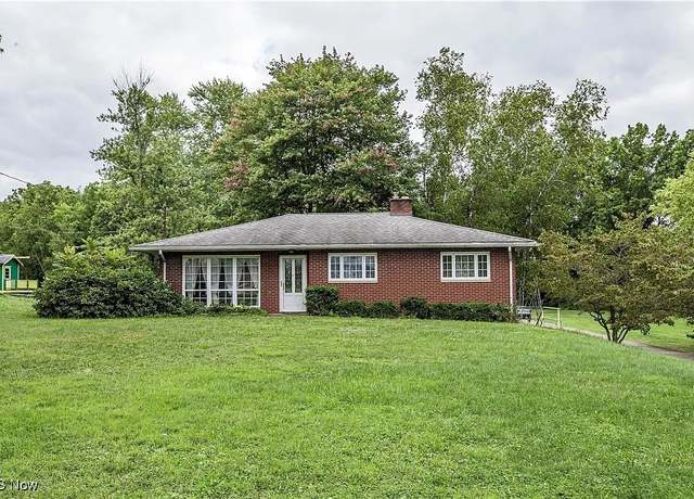 Property at 676 E Turkeyfoot Lake Rd, Akron, OH 44319, 3 beds, 1.5 baths