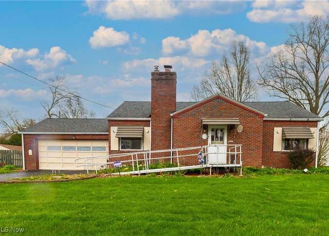 Property at 3631 Dover Rd, Youngstown, OH 44511, 3 beds, 2 baths