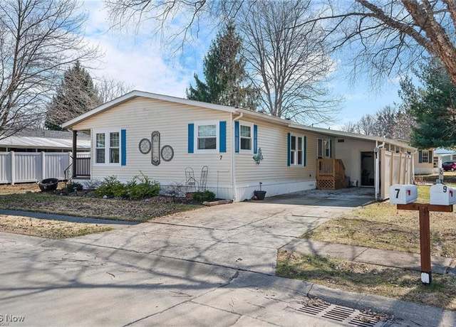 Property at 7 Symphony St, Olmsted Twp, OH 44138, 2 beds, 2 baths