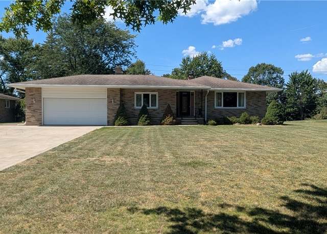Property at 9042 Vista Dr, North Royalton, OH 44133, 3 beds, 1.5 baths