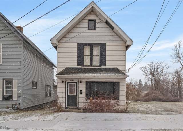 Property at 1316 W 3rd St, Ashtabula, OH 44004, 4 beds, 1 bath