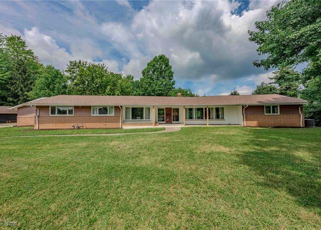 Property at 9500 Prell Dr, Broadview Heights, OH 44147, 4 beds, 3.5 baths