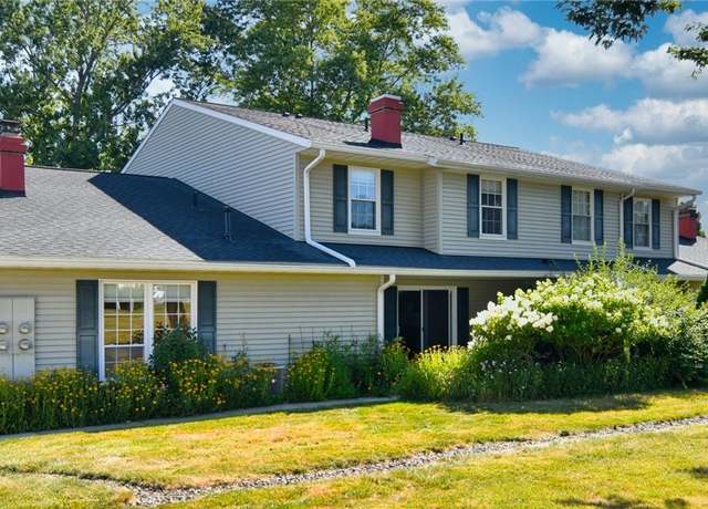 Property at 4926 Independence Cir Unit C, Stow, OH 44224, 3 beds, 2 baths