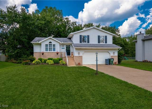 Property at 4661 Eastland Ave, Louisville, OH 44641, 2 beds, 1.5 baths