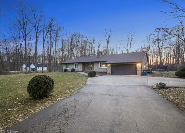 Property at 4234 Lyntz Townline Rd SW, Warren, OH 44481, 3 beds, 2.5 baths
