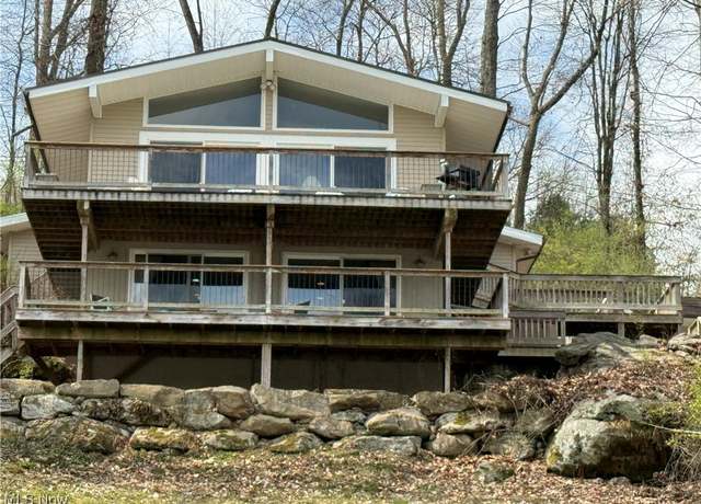 Property at 1820 W Buckhorn Dr, Millersburg, OH 44654, 3 beds, 3 baths