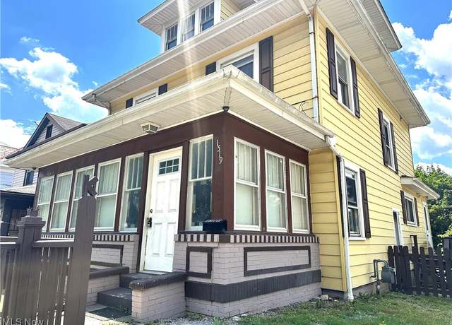 Property at 1519 Saint Clair Ave, East Liverpool, OH 43920, 3 beds, 1.5 baths