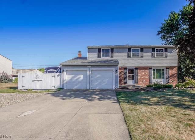 Property at 1659 King Dr, Uniontown, OH 44685, 4 beds, 2.5 baths