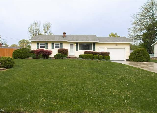 Property at 1487 Harden Dr, Barberton, OH 44203, 2 beds, 2 baths
