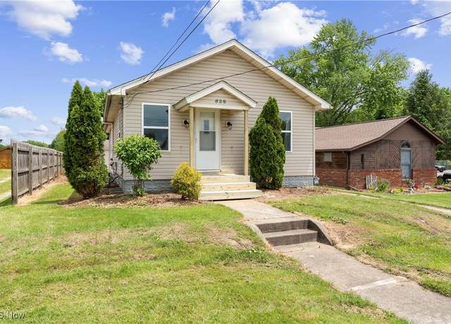 Property at 528 Main St N, Navarre, OH 44662, 2 beds, 1 bath
