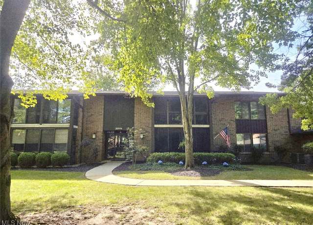 Property at 22976 Maple Ridge Rd, North Olmsted, OH 44070, 2 beds, 2 baths