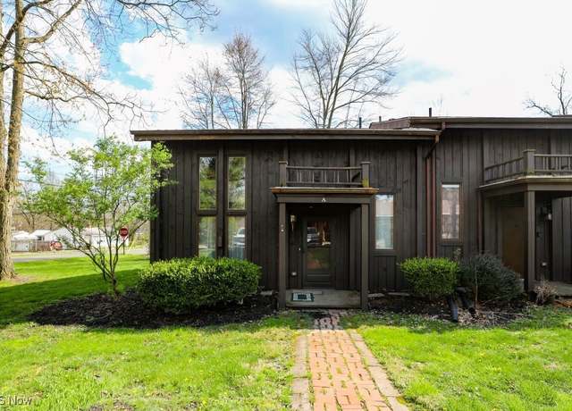 Property at 6229 Gladys St, Ravenna, OH 44266, 2 beds, 1.5 baths