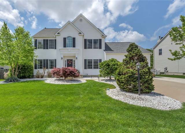 Property at 5858 Northampton Dr, Medina, OH 44256, 4 beds, 3.5 baths