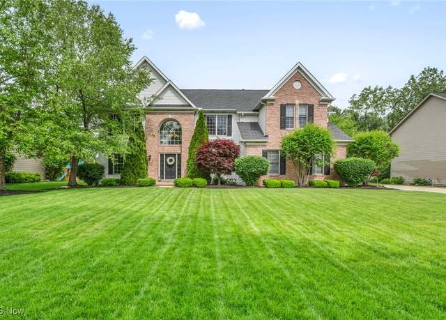 Property at 21634 Country Way, Strongsville, OH 44149, 4 beds, 3.5 baths